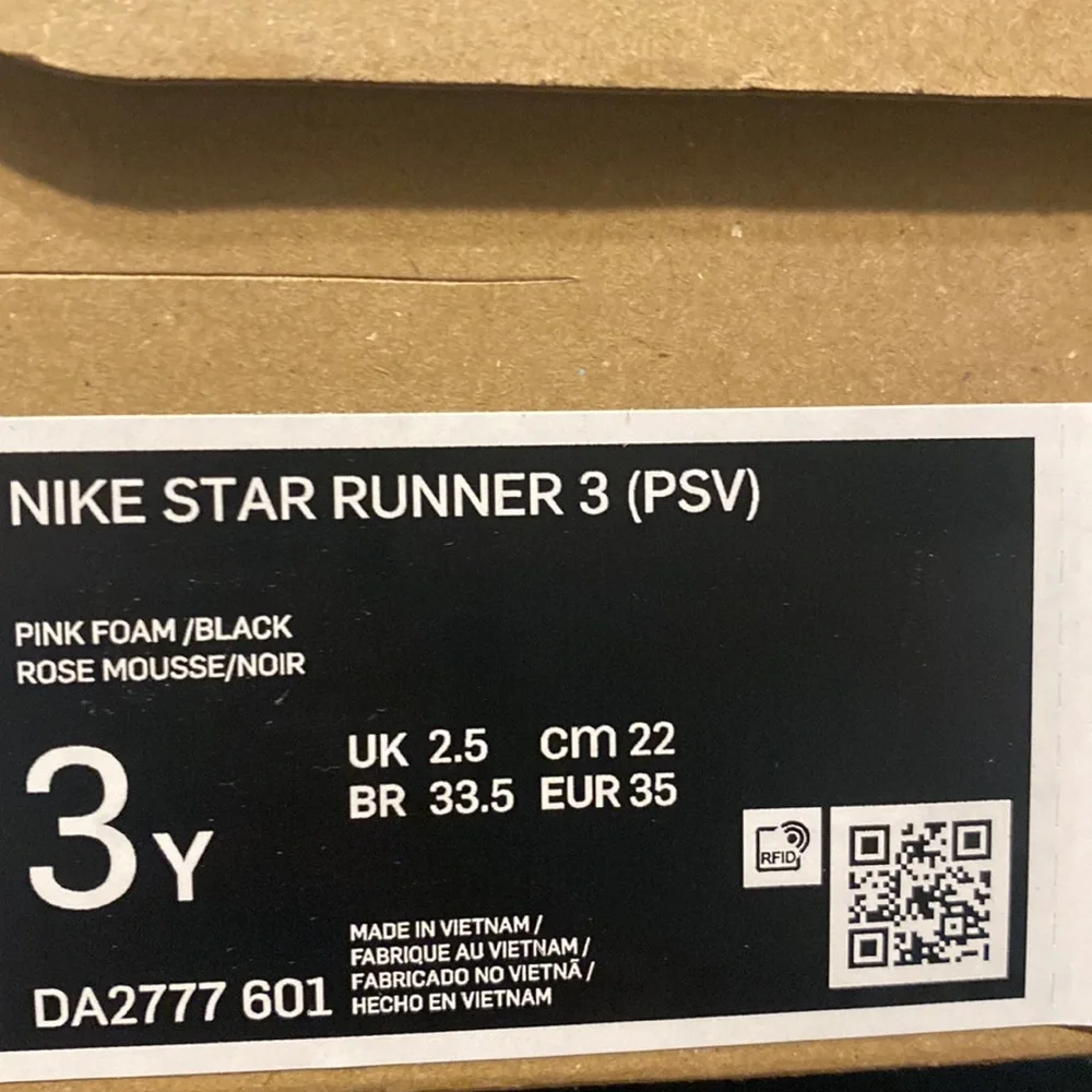 Nike star runner 3y pink ( NEW )
